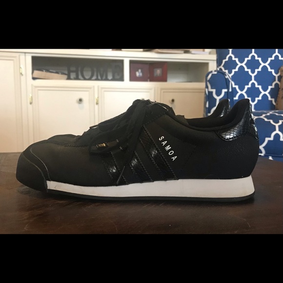 Black Adidas Somoa - sz 7 - Picture 3 of 8